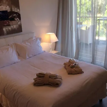 A 50 Metres De La Apartment
