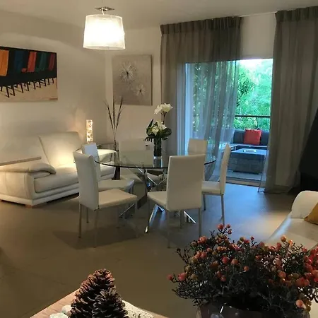 A 50 Metres De La * Zonza