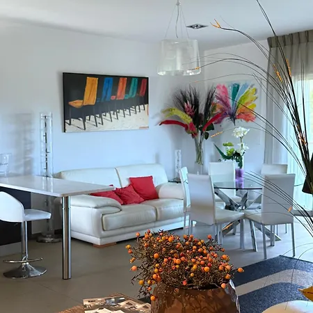 A 50 Metres De La Apartment *