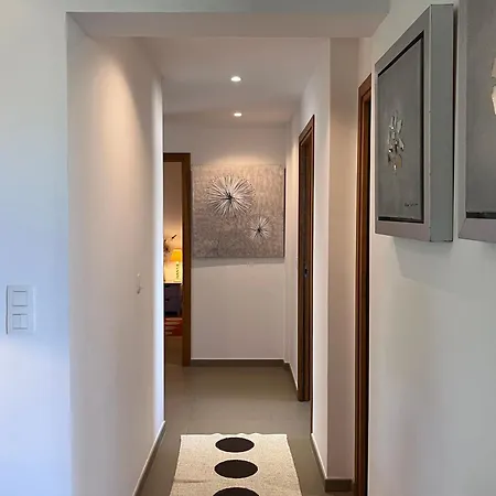 A 50 Metres De La Apartment