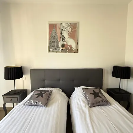 A 50 Metres De La Apartment *