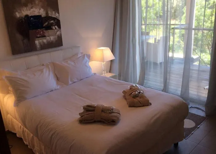 A 50 Metres De La 公寓