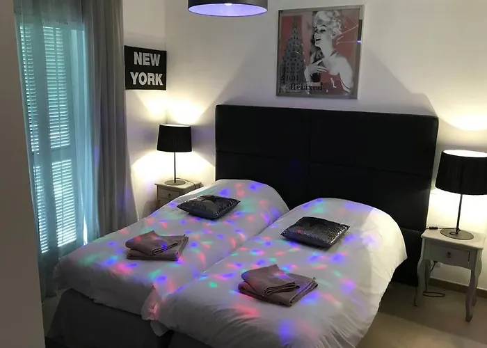 A 50 Metres De La 公寓 *